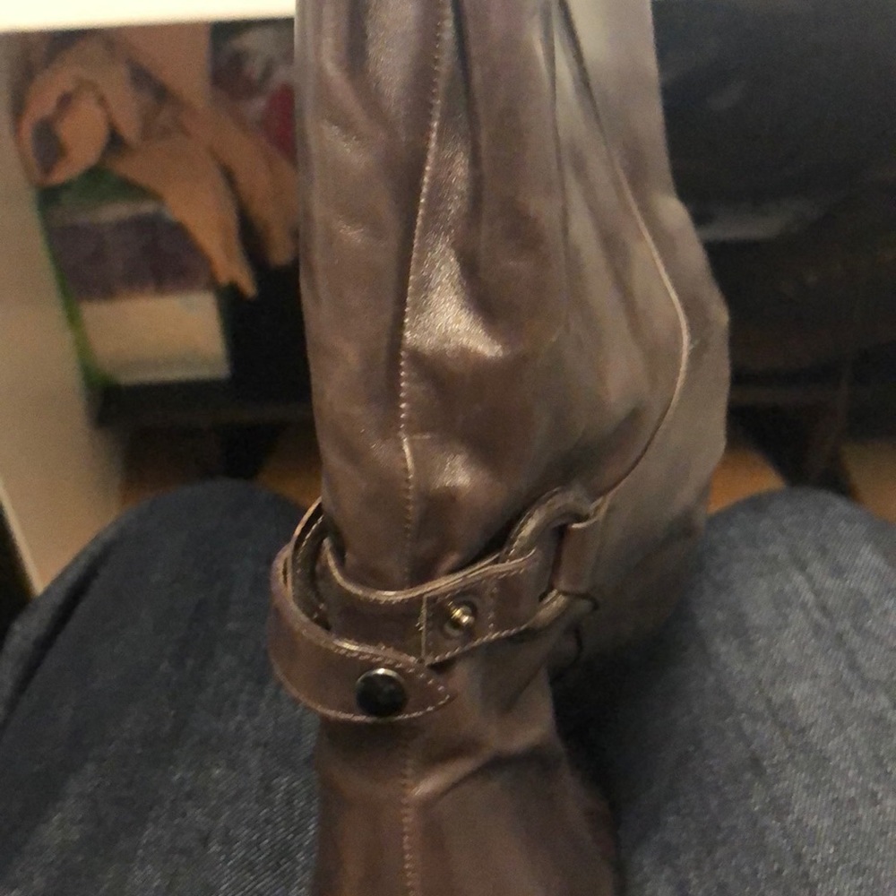 Boots - Picture 3 of 6